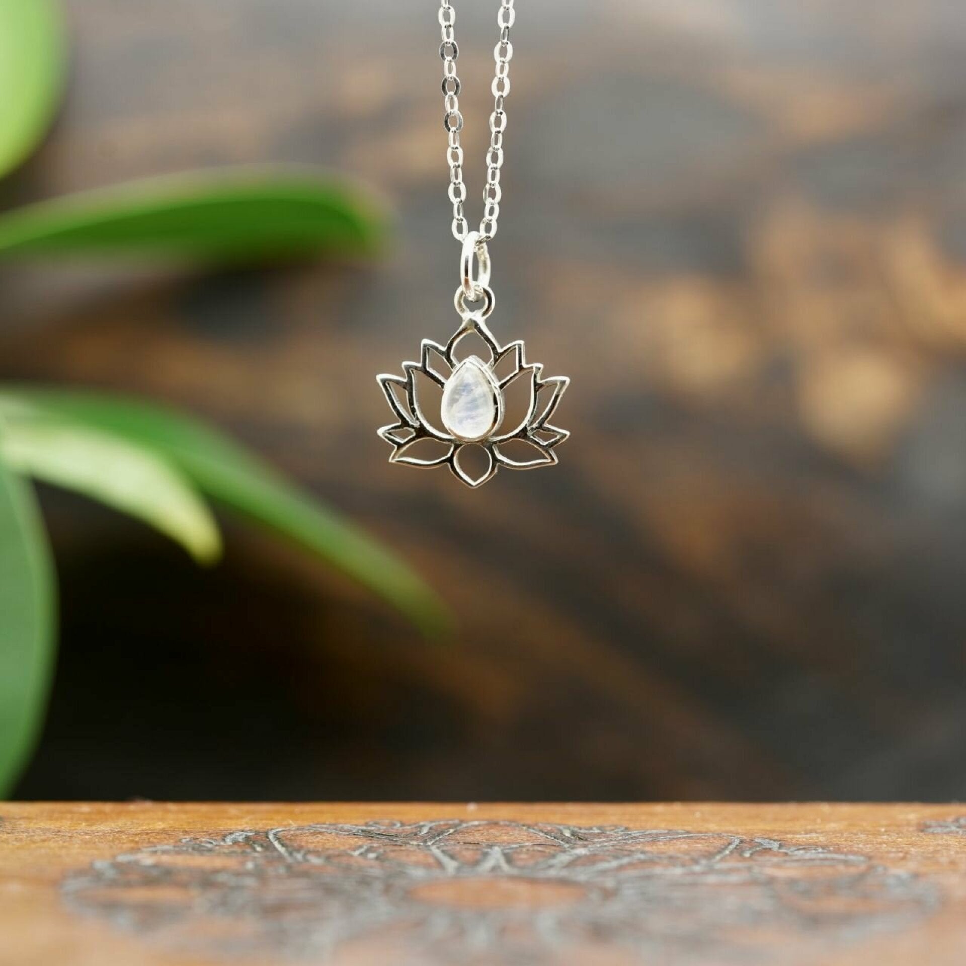 LOTUS HURIT Anhänger