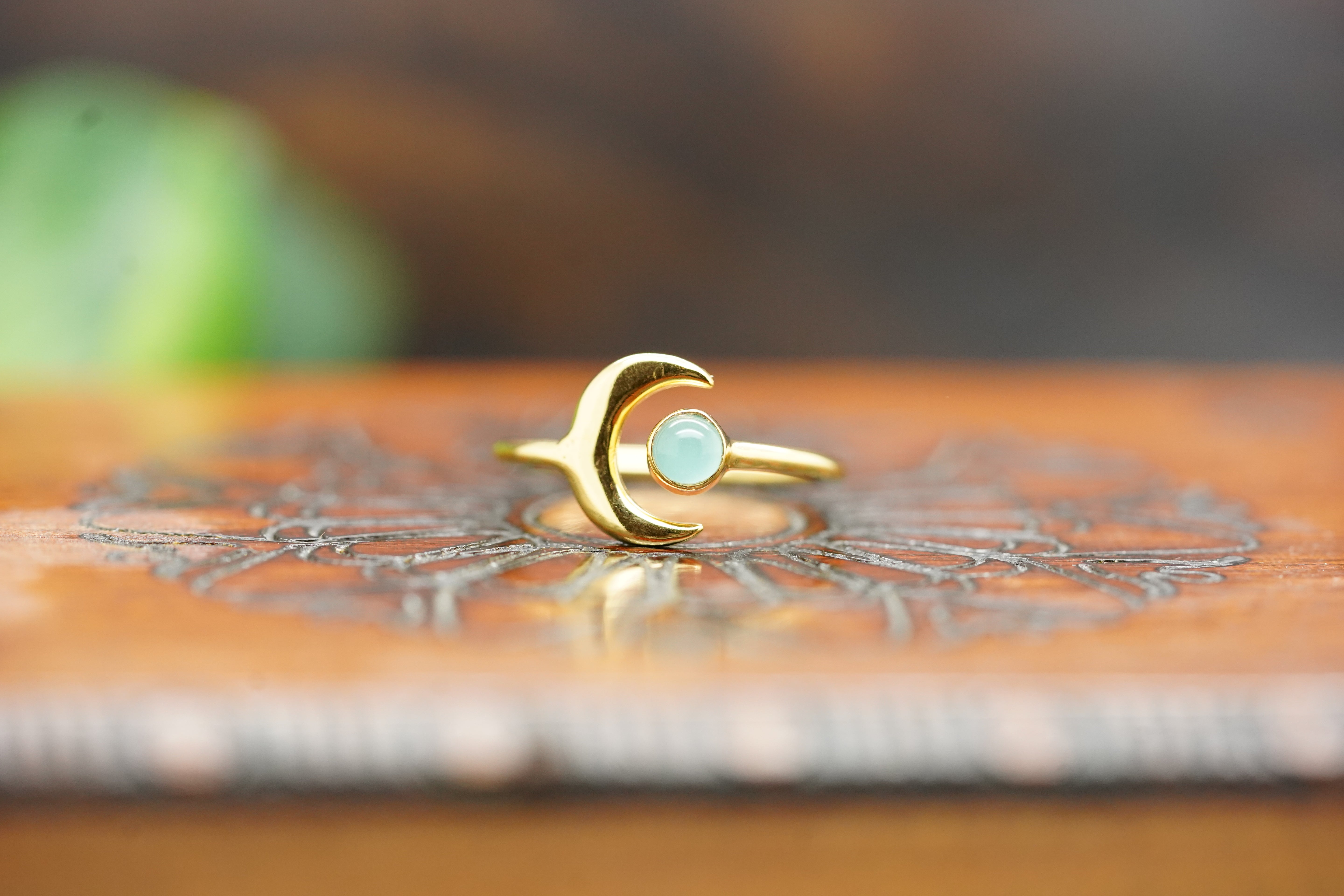 chalcedon ring, blauer chalcedon ring, chalcedon ring gold, ring mit chalcedon, jaci ring, ring vergoldet, vergoldeter ring, edelstein ring, mond ring
