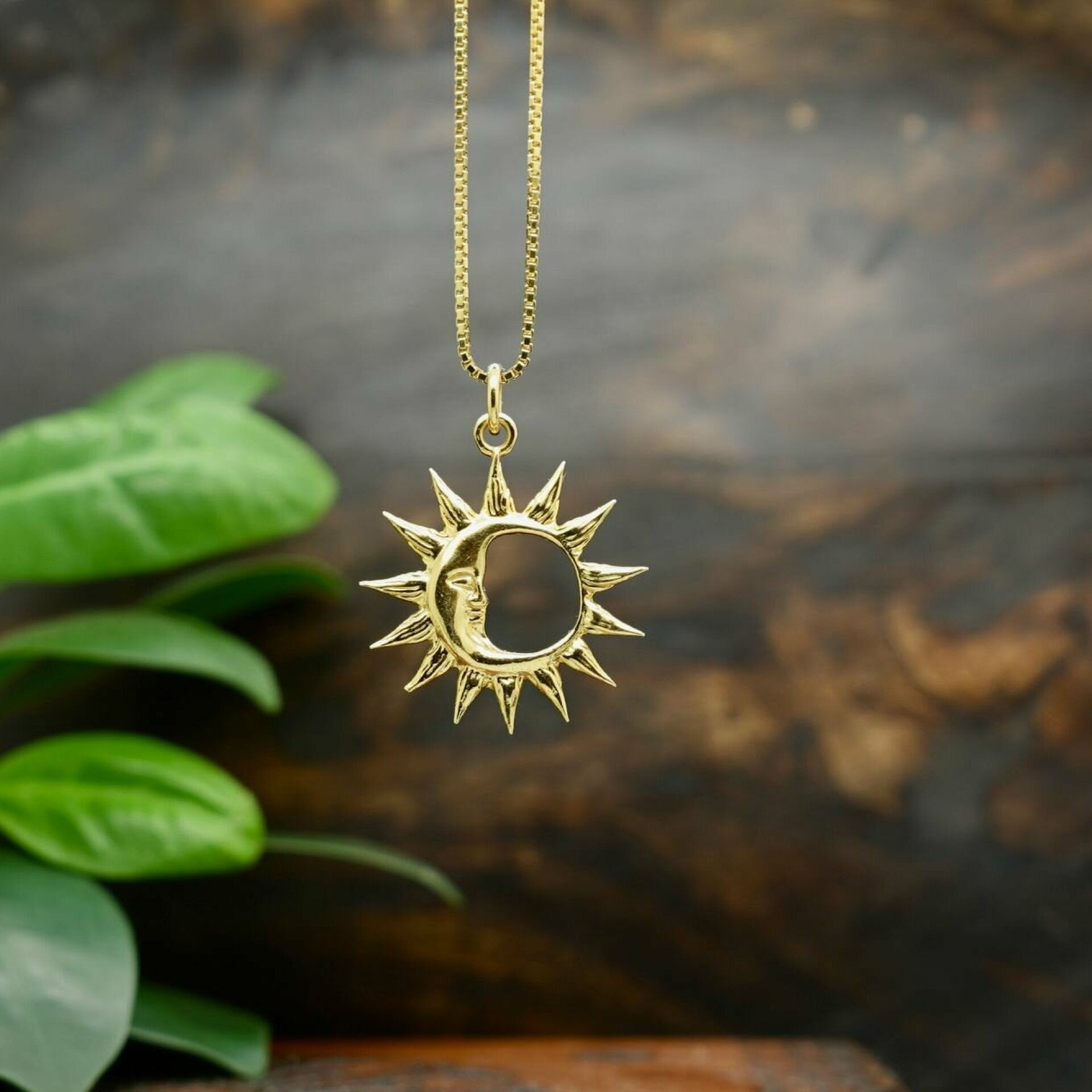 mond sonne kette, sonne mond kette, sonne und mond kette, mond und sonne kette, anhänger sonne und mond, sonne und mond anhänger, kette gold, gold kette, kette gold damen, damen kette gold, kette vergoldet, misae kette
