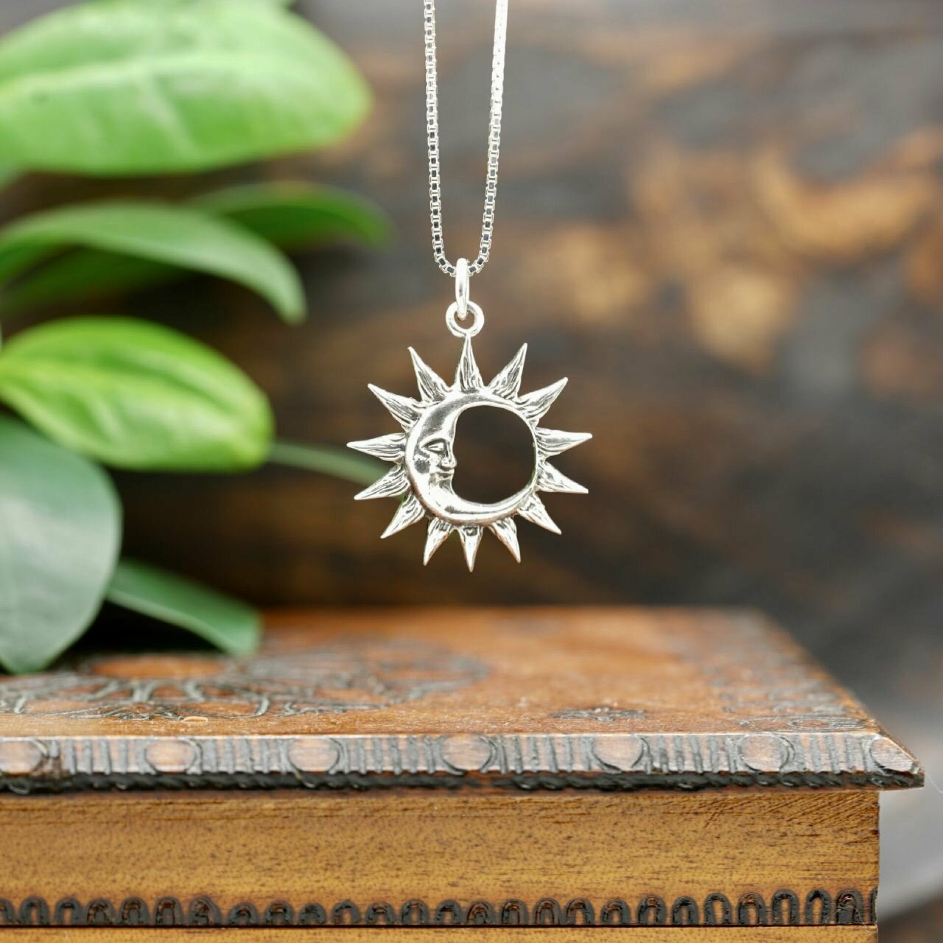 mond sonne kette, sonne mond kette, sonne und mond kette, mond und sonne kette, anhänger sonne und mond, sonne und mond anhänger, misae kette, silber kette, kette silber, silber kette damen, 925 silber kette