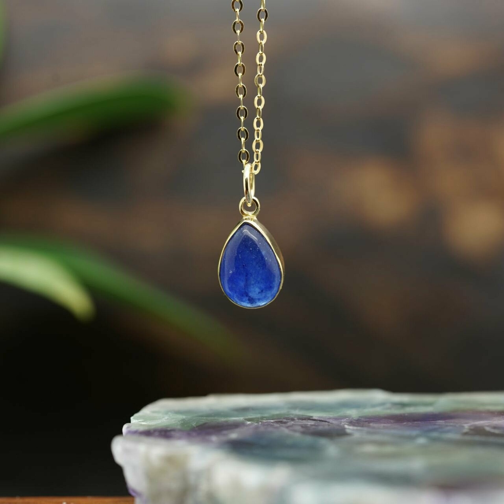 apatit kette, apatit schmuck, 
apatit kette blau, apatit anhänger, edelstein kette, onida kette, kette gold, gold kette, kette gold damen, kette mit edelstein, schmuck kette edelstein, kette mit edelstein anhänger