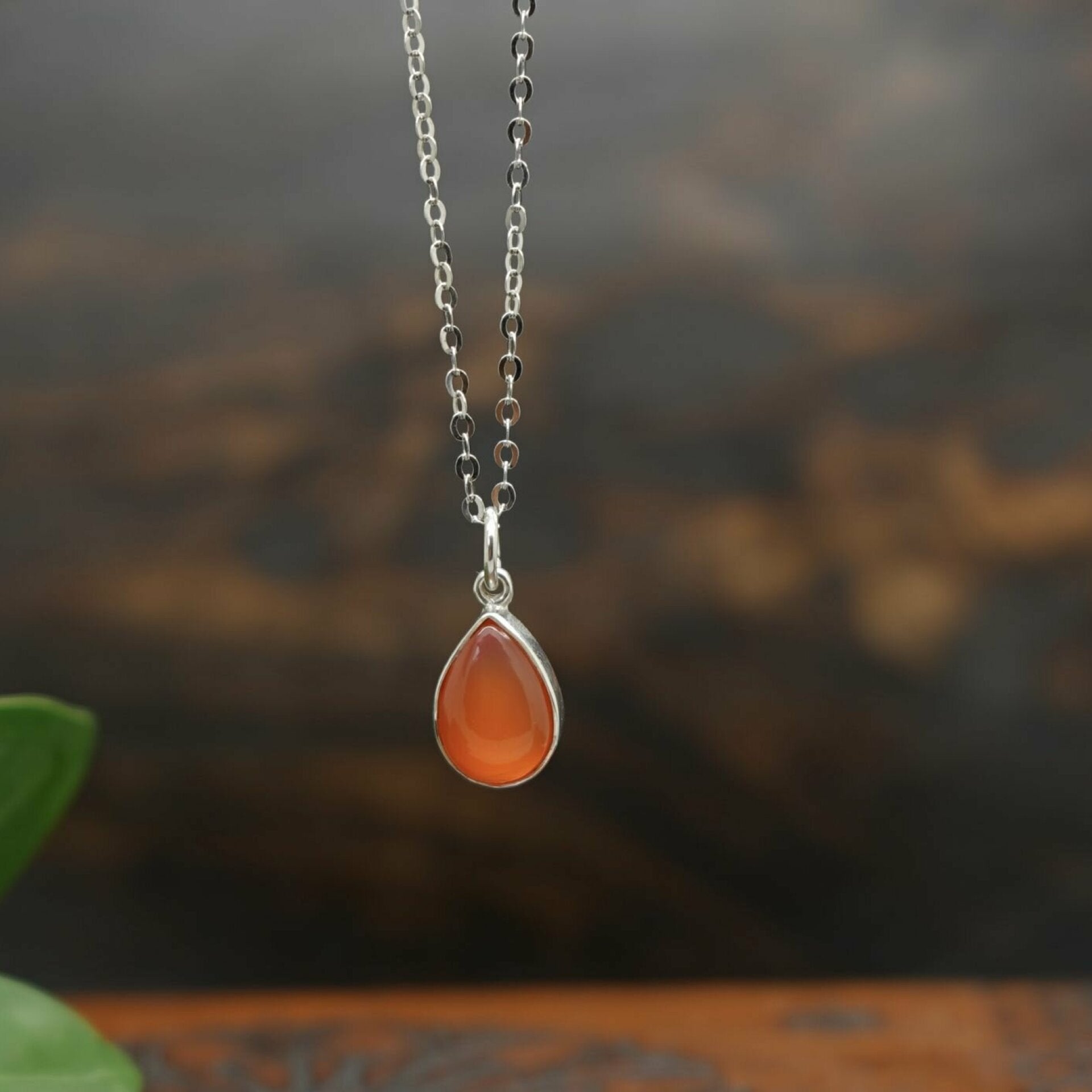karneol kette, karneol kette anhänger,
karneol kette echt, karneol stein kette,
kette karneol, edelstein kette, silber kette, kette silber, silber kette damen, onida kette