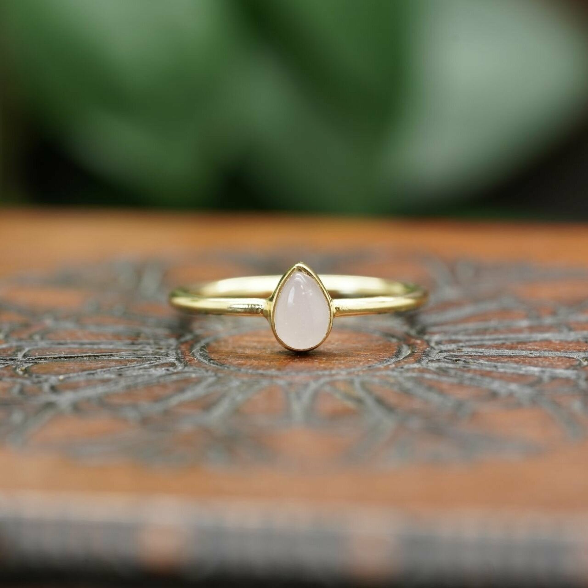 rosenquarz ring, rosenquarz schmuck, ring rosenquarz, ring mit rosenquarz, rosenquarz ring gold, edelstein ring, onida ring
