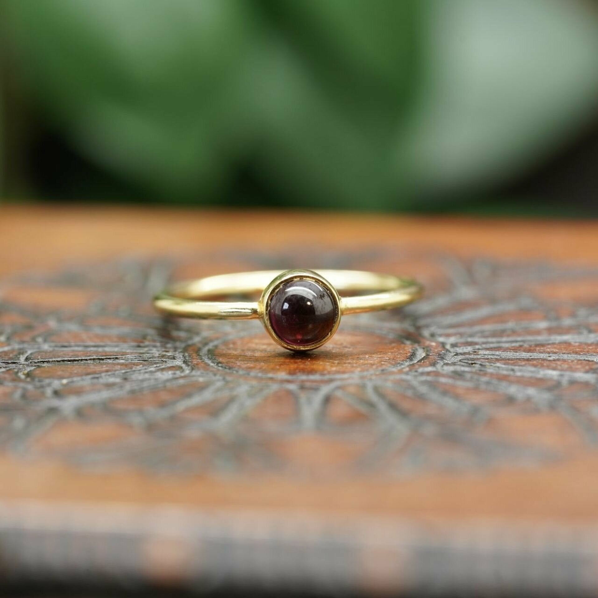 ring mit granat, ring granat gold, granat ring gold, ring granat, granat ring, edelstein ring, sani ring, gold ring, vergoldeter ring
