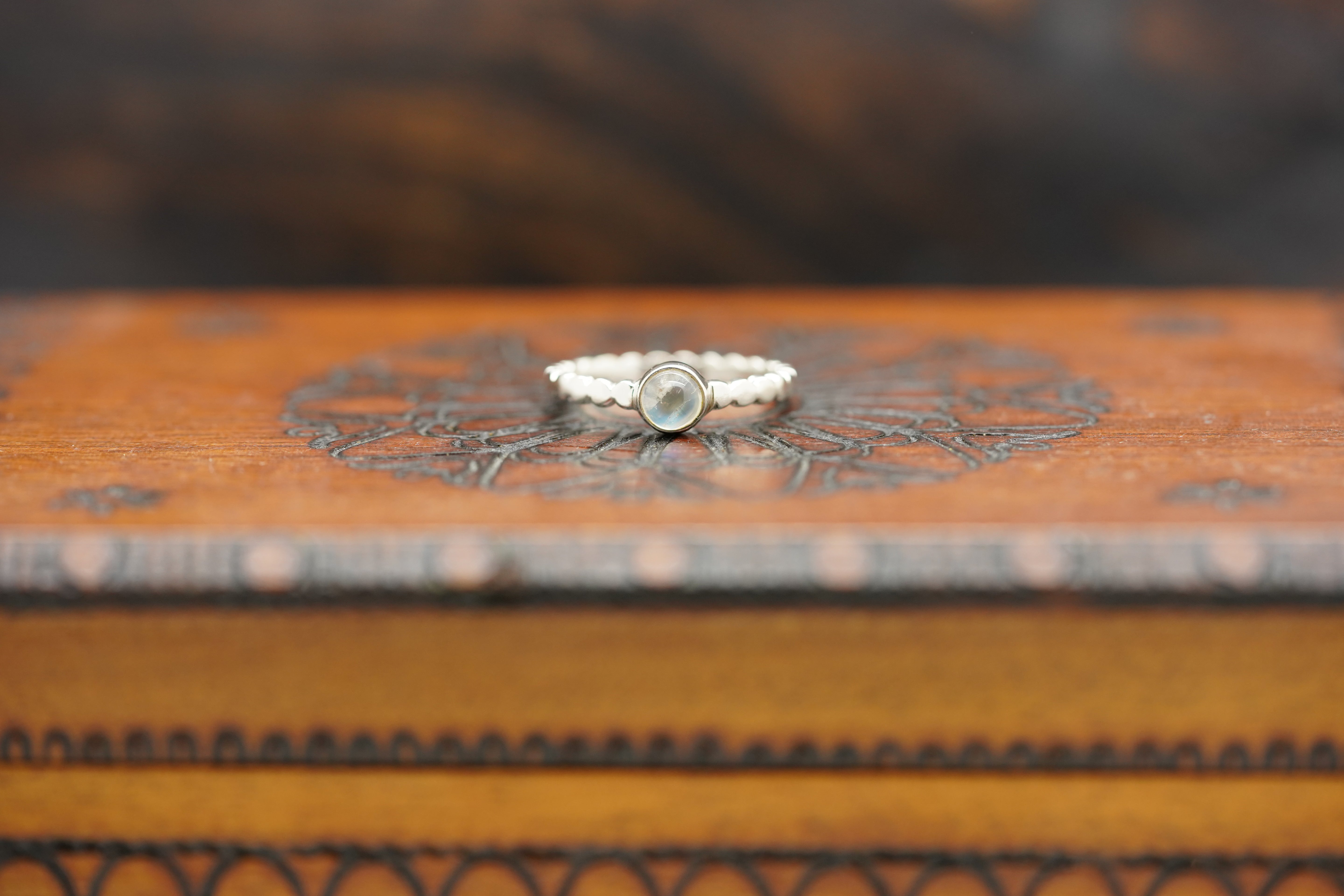 mondstein ring, mondstein ring silber, edelstein ring, Waki Ring, Silber Ring, ring aus mondstein 